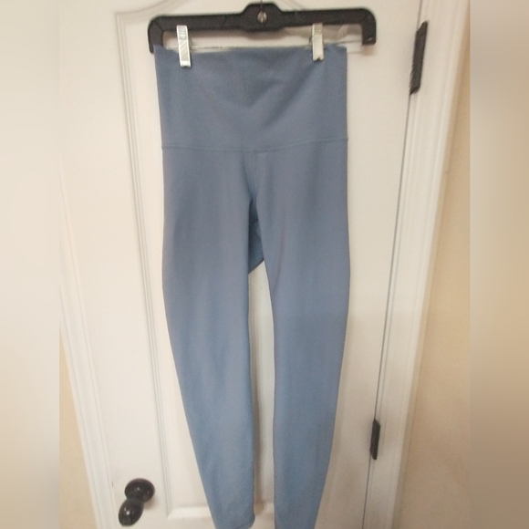 Old Navy Active  Go Dry Light Blue Leggings - Picture 2 of 10